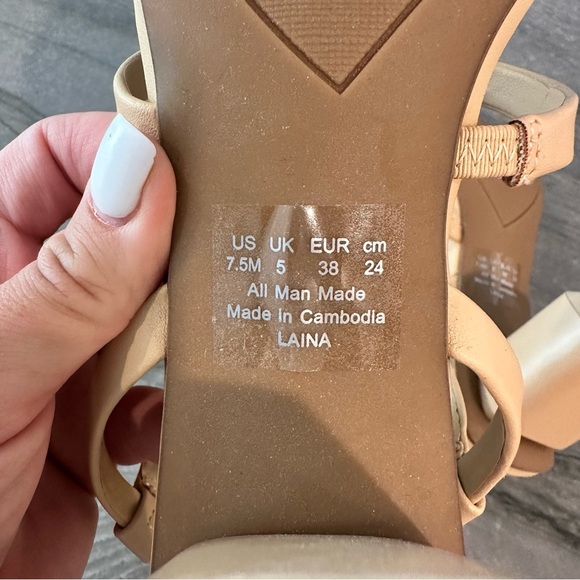 New Franco Sarto cream strap sandals with 3” block heel - Picture 4 of 9